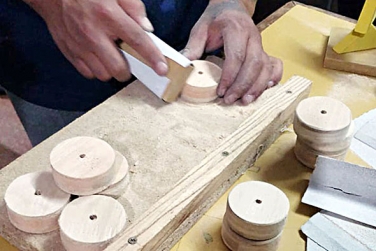 Capacitación carpintería en juguetes de madera