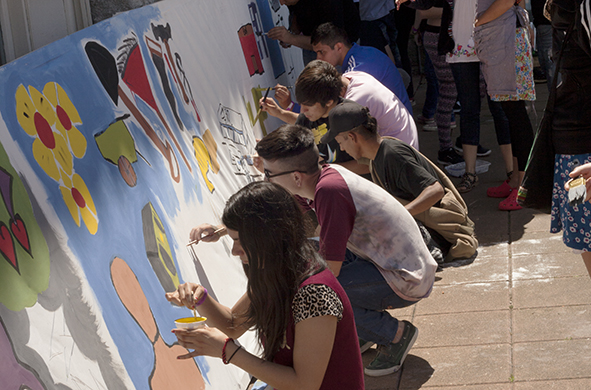 los jovenes de crear pintaron